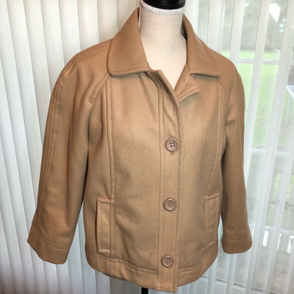 Gap camel colored button front short jacket Size L